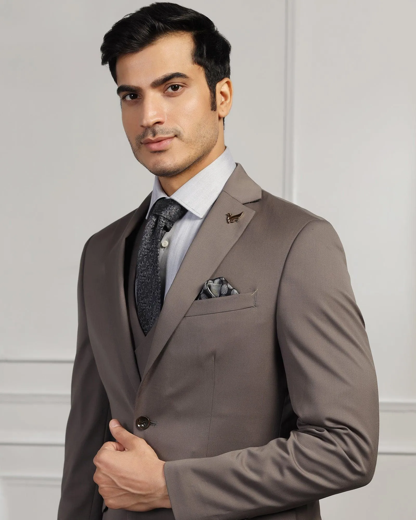 Luxe Three Piece Dark Grey Solid Formal Suit - Keno