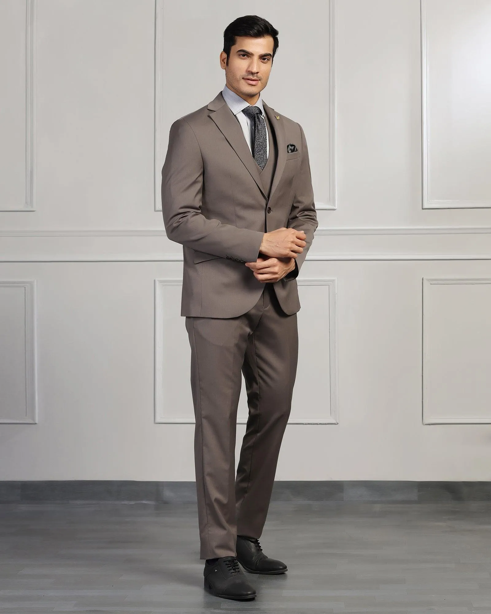 Luxe Three Piece Dark Grey Solid Formal Suit - Keno