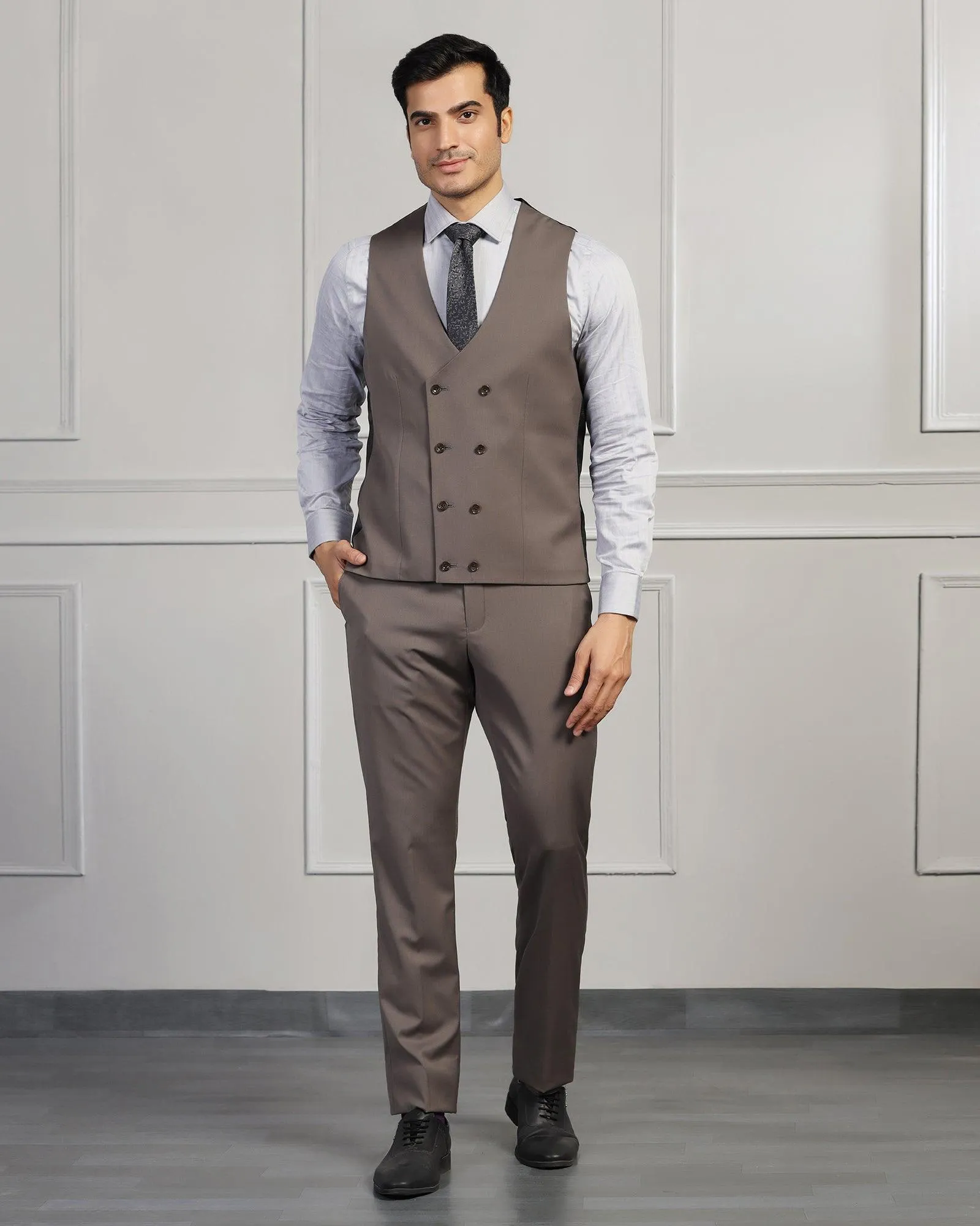 Luxe Three Piece Dark Grey Solid Formal Suit - Keno