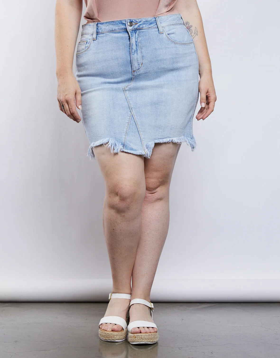 Plus Size Raw Hem Denim Mini Skirt